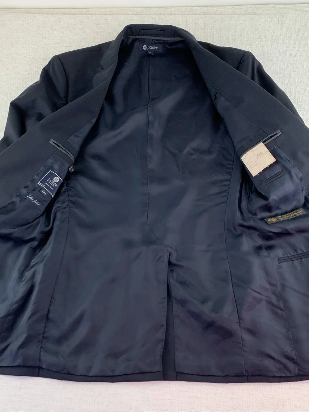 J crew men's Ludlow slim-fit suit jacket Italian wool size 36R in navy blue